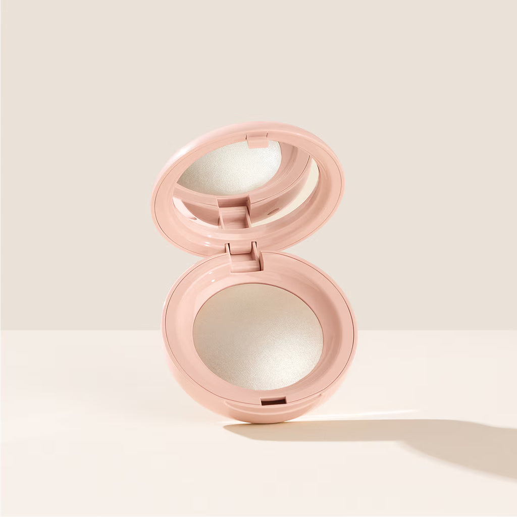 Rare Beauty Positive Light Silky Touch – Iluminador en Polvo | Glow Tipo Cristal de Larga Duración
